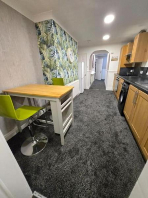 Levy Nook House 1 bed apartment 5 minute walk to Stockton town centre & Free Parking